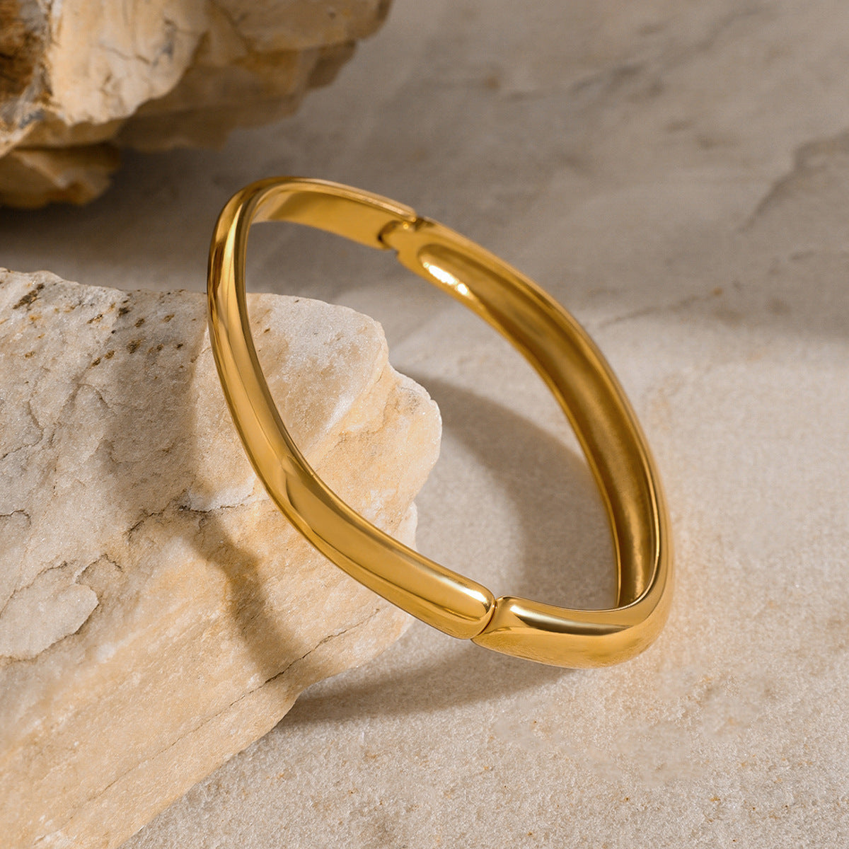 Freja Oval Bracelet