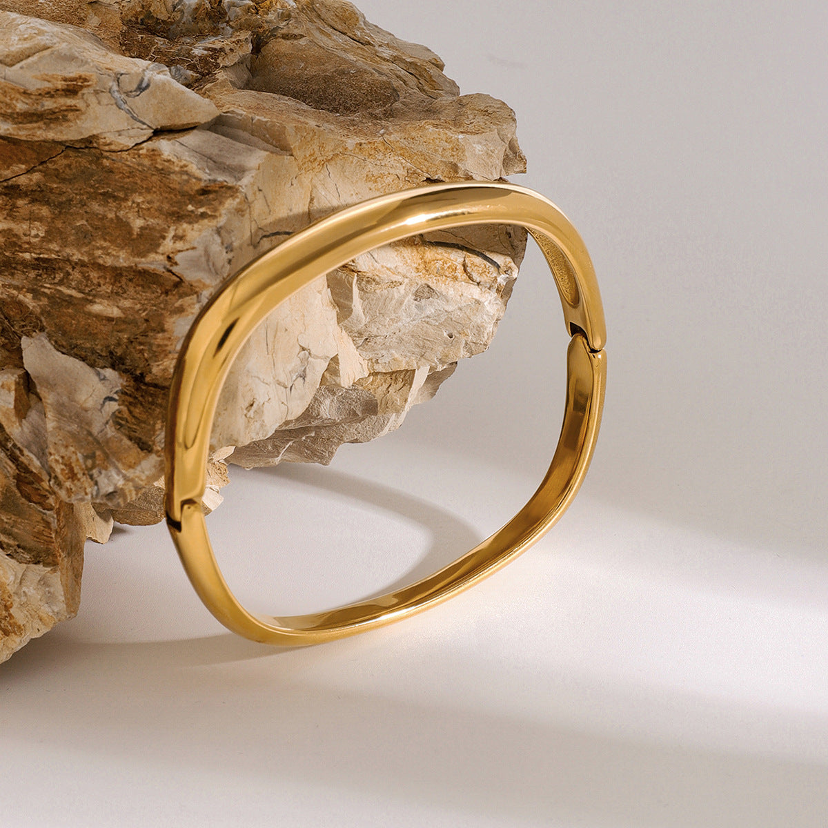 Freja Oval Bracelet