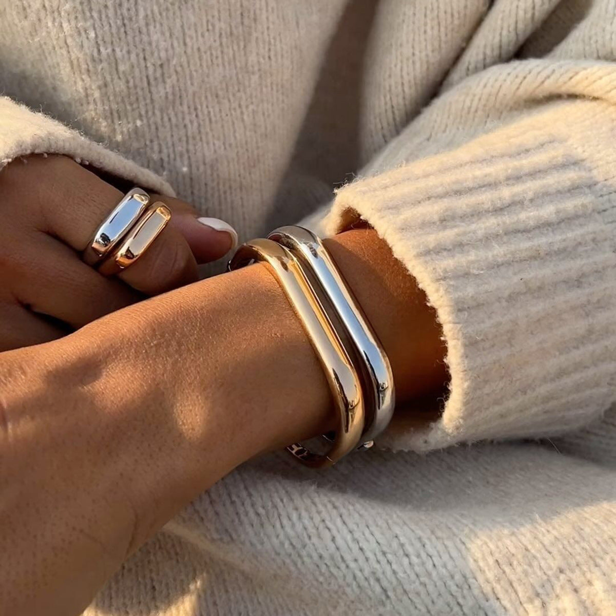 Freja Oval Bracelet