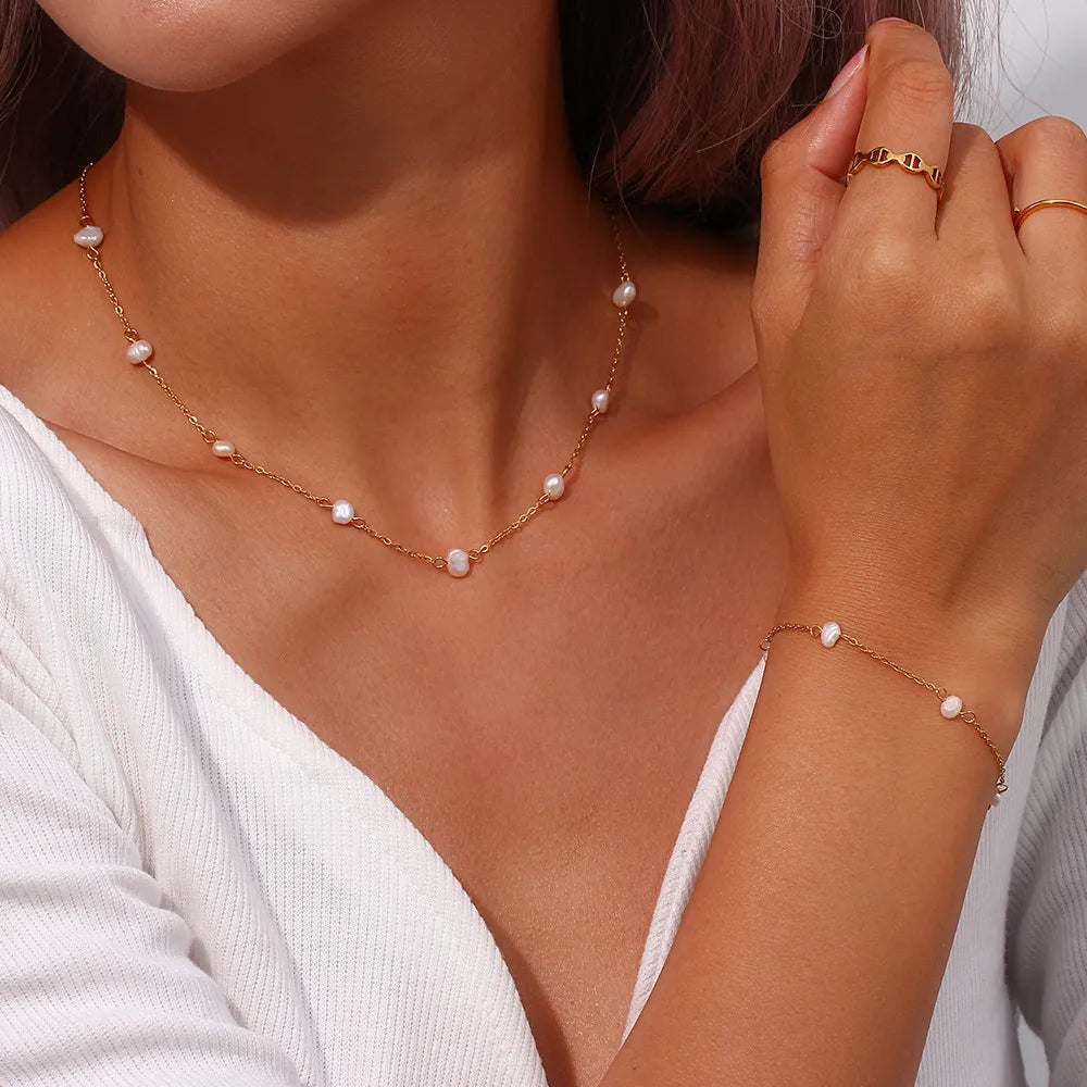 Garnet Pearl Necklace
