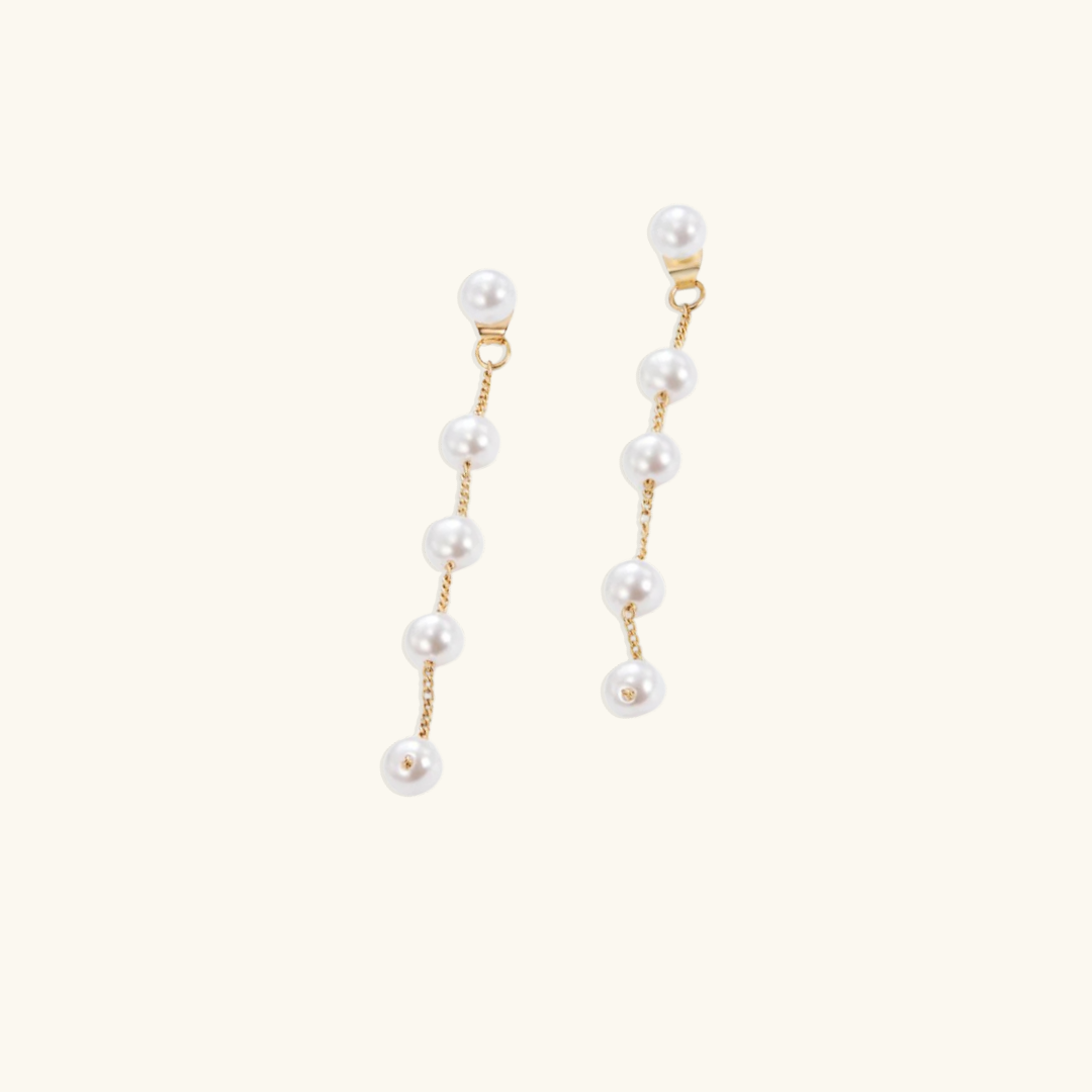 Saanvi Pearl Earrings