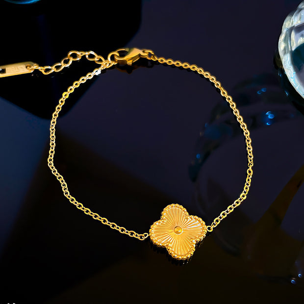 Dupont Gold Clover Bracelet