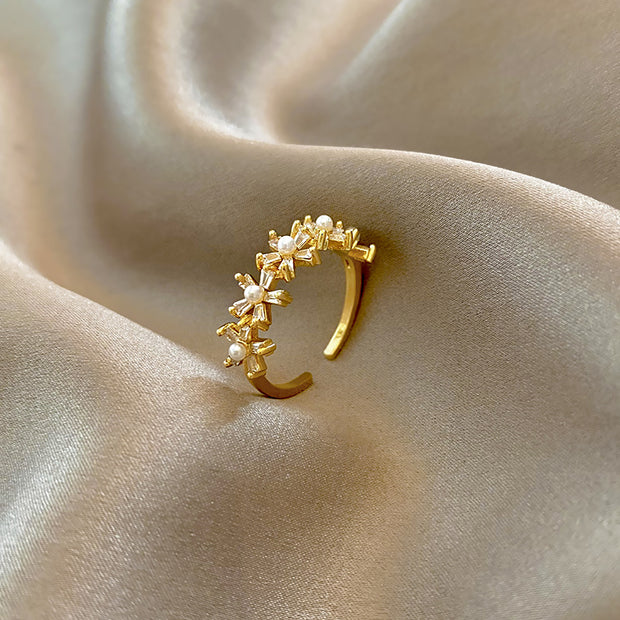 Cecilia Floral Pearl Ring