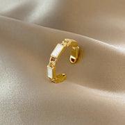 Viola Gold Pearl Ring