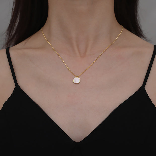 Sophie Gold Chain Pearl Pendant