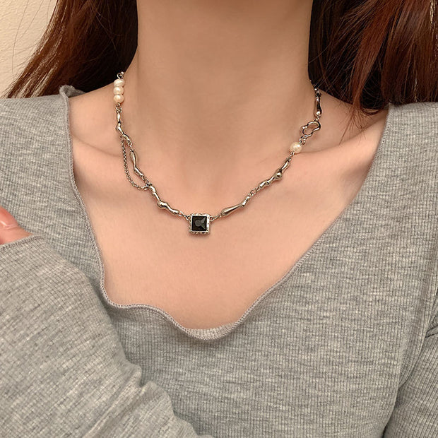 Lyra Black Stone Pearl Necklace